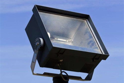 御華尊led燈具廠家一文教你看懂投光燈和泛光燈的區(qū)別